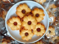 Bánh Quy Bông Mai Nhân Mứt Khóm Thái Lan 